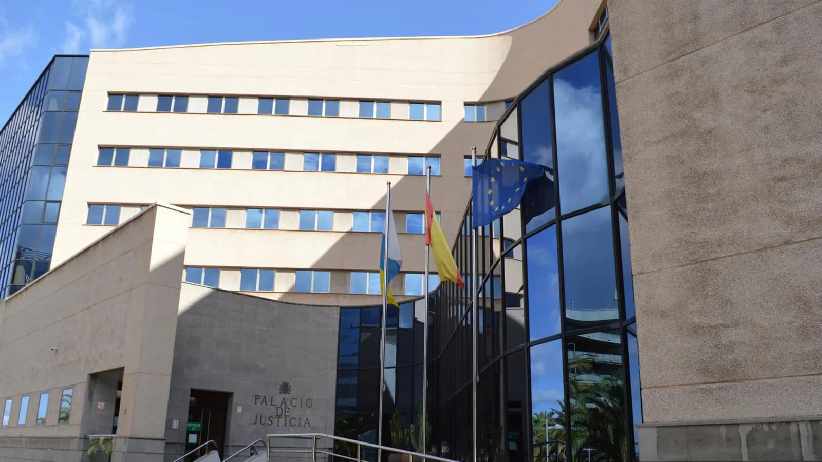 Piden siete años de prisión por apuñalar a un menor durante un robo en Tenerife