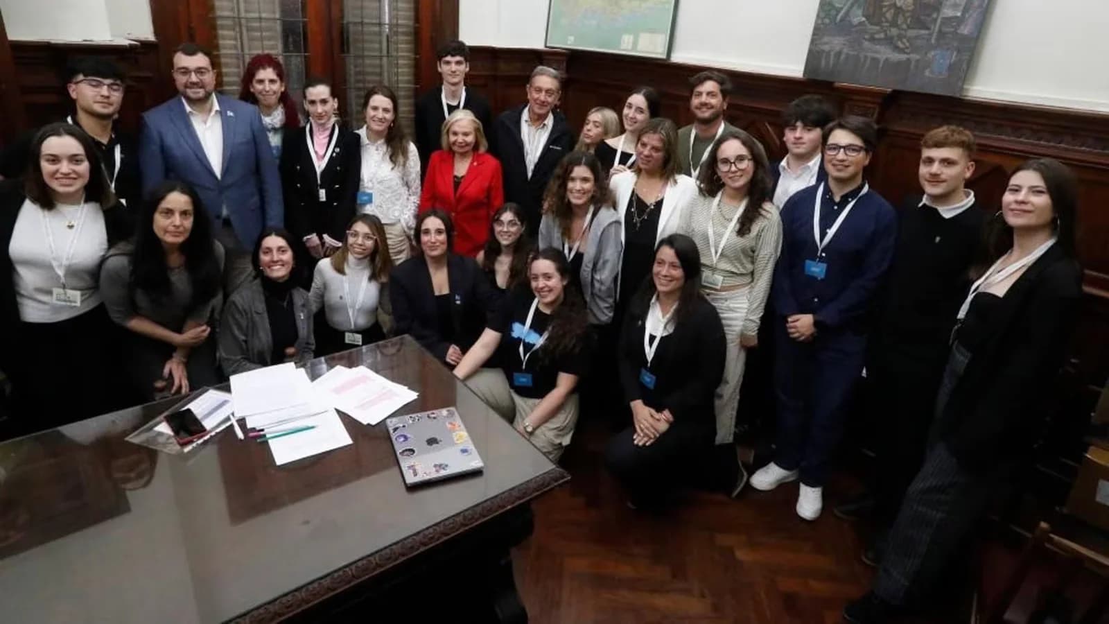 Barbón destaca el vínculo de la emigración asturiana con su tierra en Buenos Aires