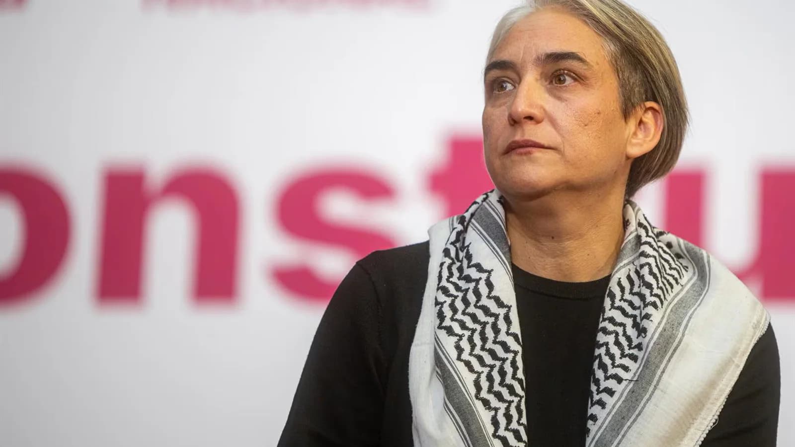 Ada Colau cuestionó al PSOE por su política de vivienda tras la muerte de Maricarmen