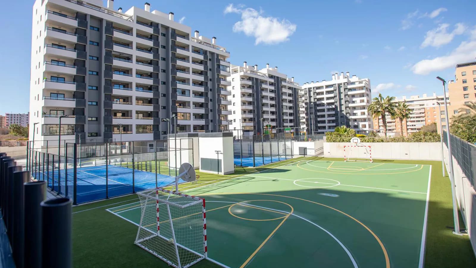 Imputan a tres directivos de una cooperativa por el caso de las VPP de Alicante