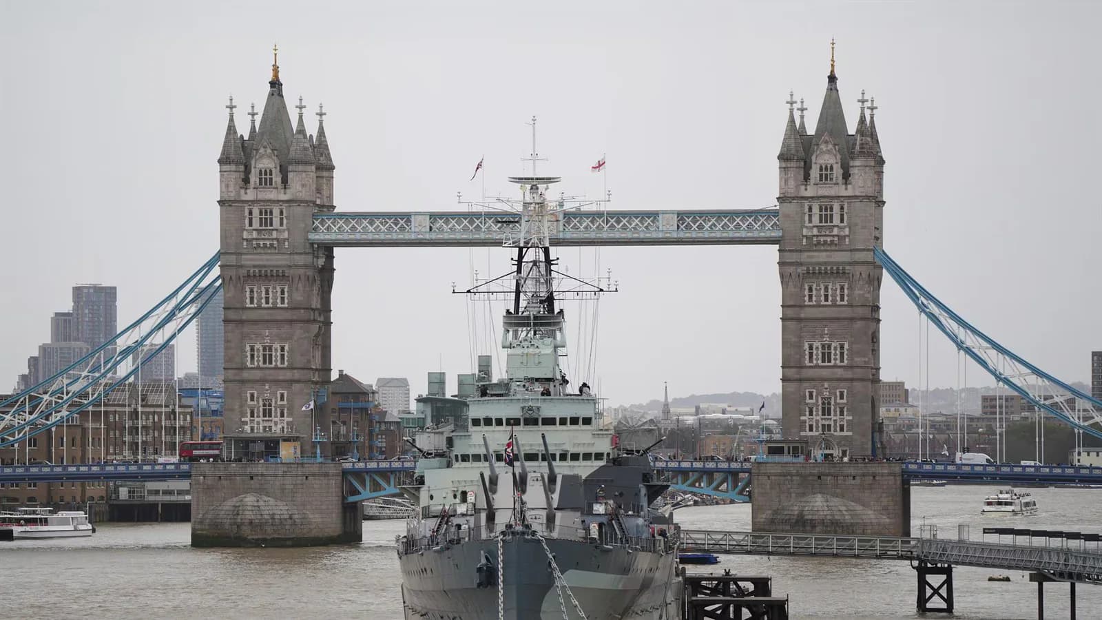 Imputaron por espionaje a un integrante activo de la Marina Real británica