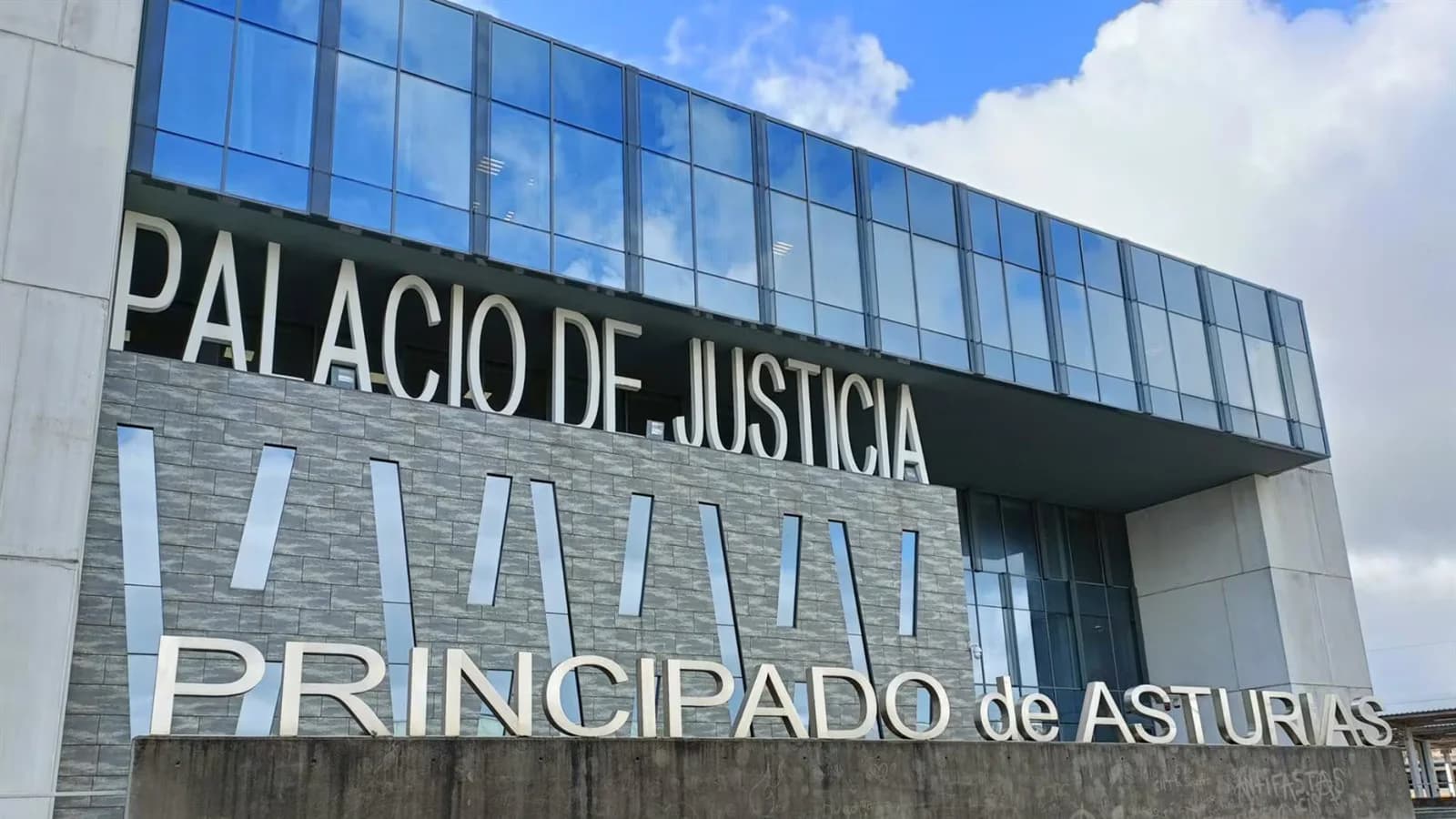 La Fiscalía pide siete años de prisión para un hombre acusado de intentar agredir sexualmente a su sobrina en Gijón