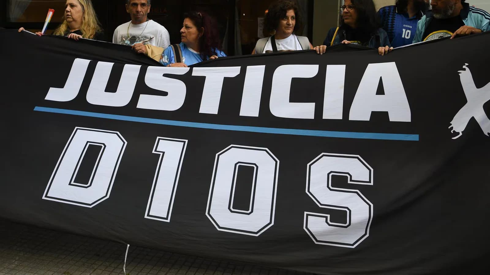 La Fiscalía pidió penas de hasta 12 años por la muerte de Maradona