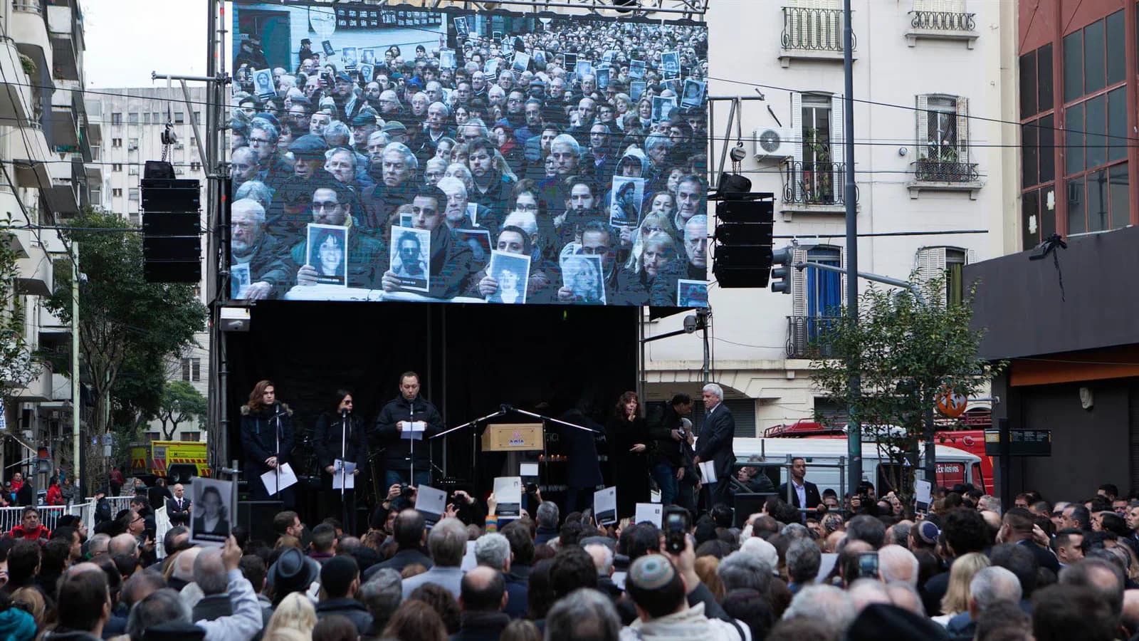 Argentina analiza recurrir a tribunales internacionales por el atentado a la AMIA