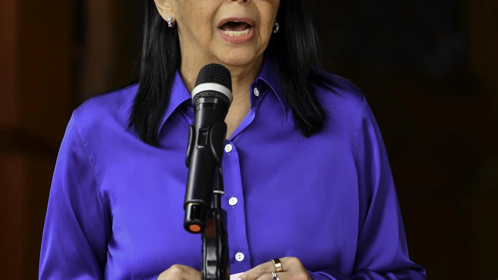 Delcy Rodríguez rechazó la dolarización y defendió el fortalecimiento del bolívar