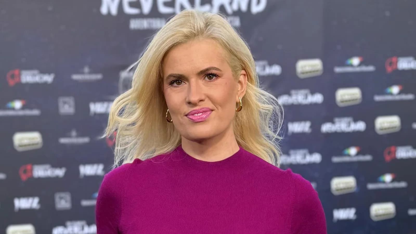 Adriana Abenia vuelve a cuestionar a Tania Llasera tras un cruce por redes