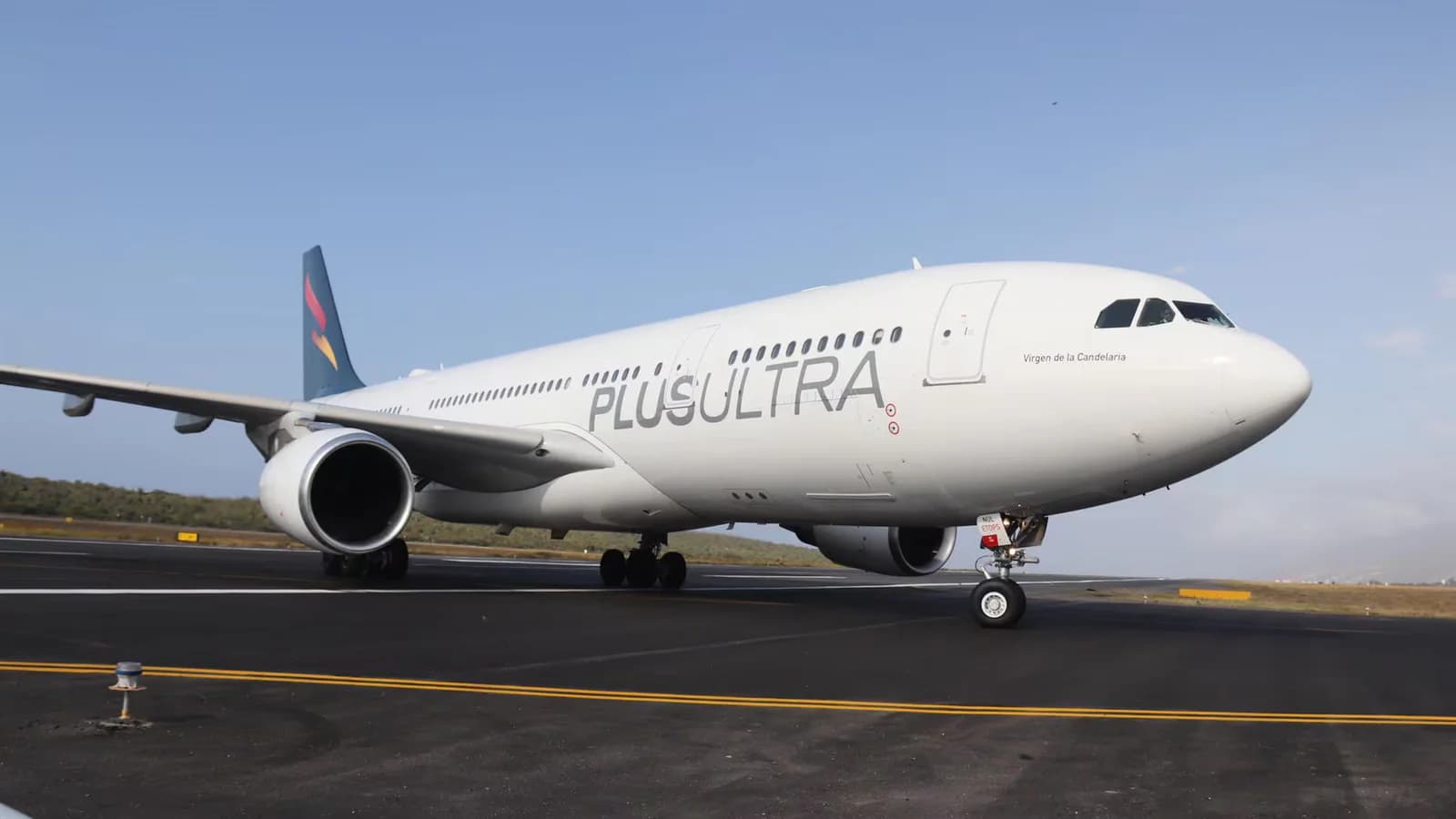 Plus Ultra bajará de cinco a dos sus vuelos semanales entre Madrid y Buenos Aires