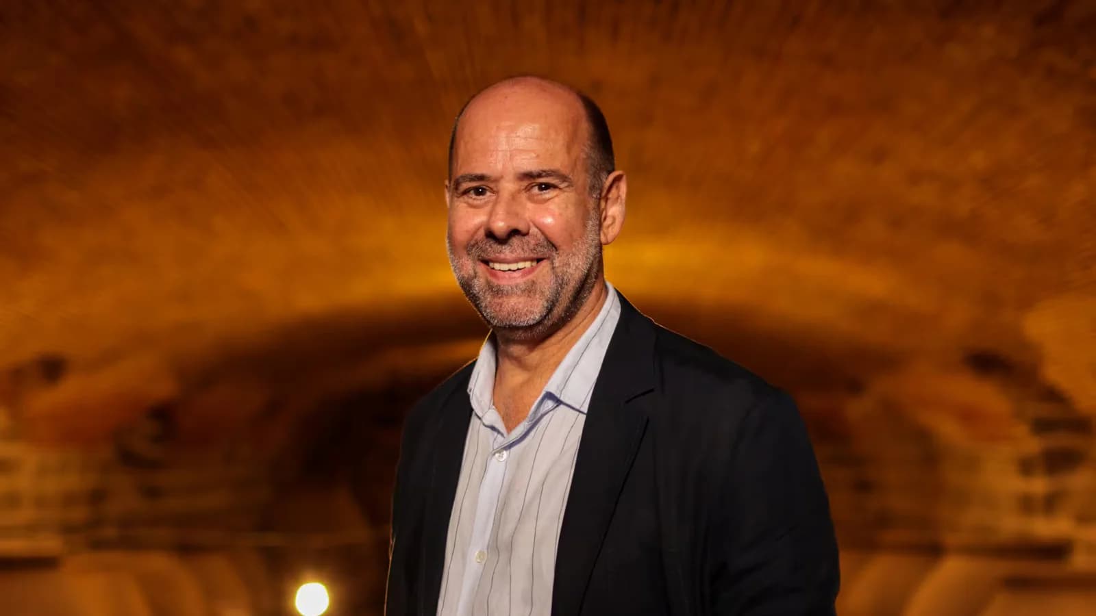 Javier Oliva publica un thriller histórico sobre la construcción de El Escorial