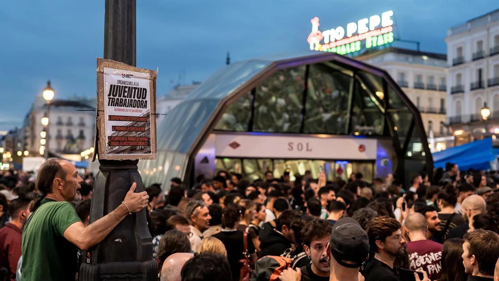 Madrid cuestiona la acampada de Sol y reclama su desalojo durante el puente