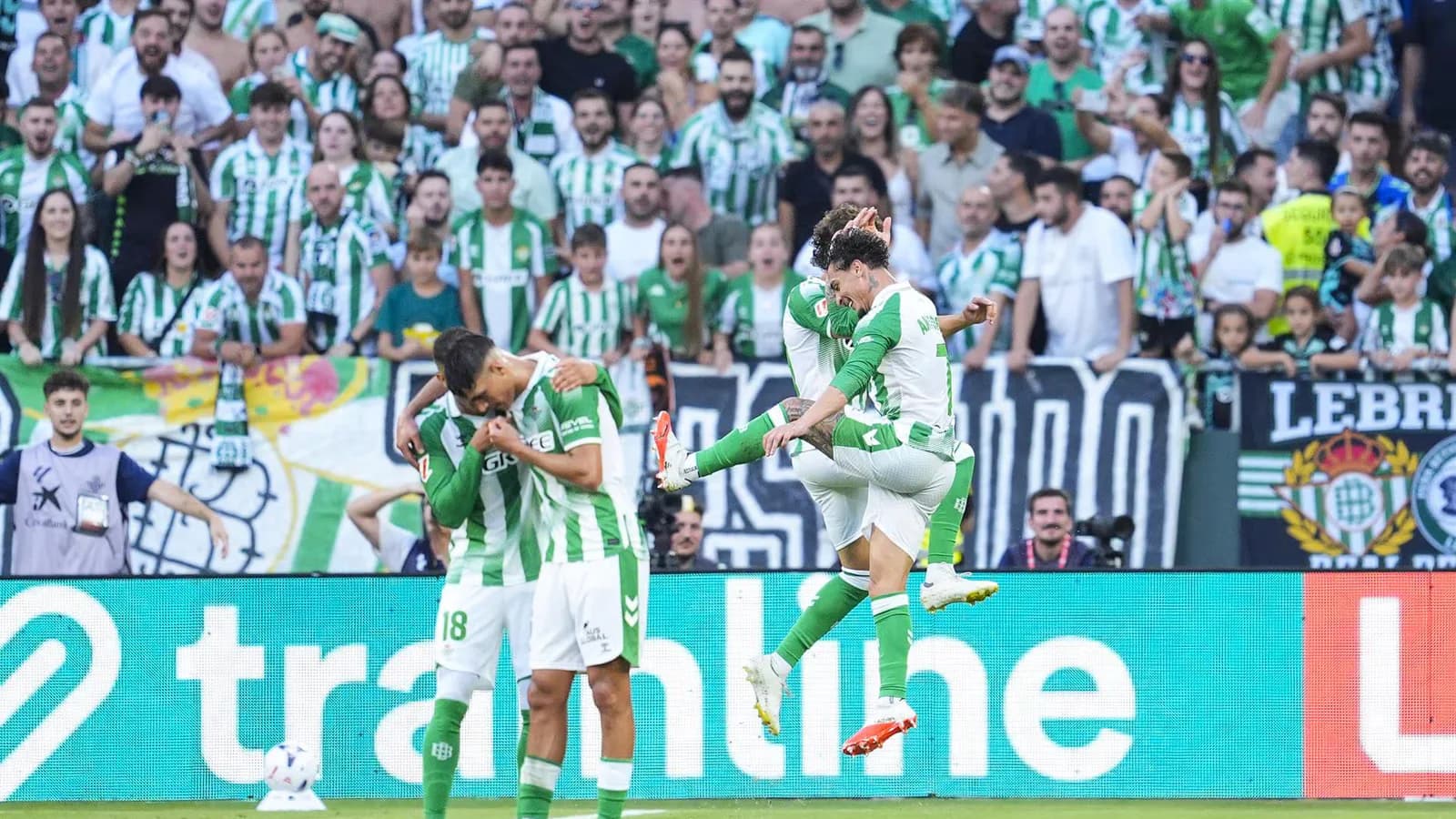 El Betis busca sostener su buen inicio ante Osasuna en una jornada clave