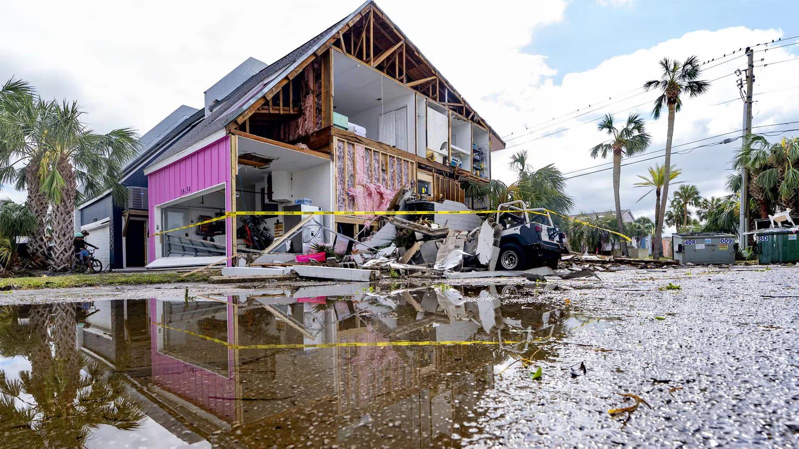 Isaías deja cuatro muertos e inundaciones mientras pierde fuerza en el sureste de EE.UU.
