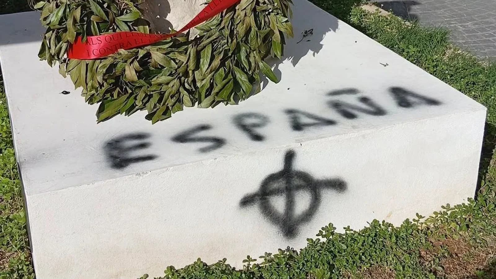 Vandalizan en Quart de Poblet un monumento dedicado a 14 víctimas del franquismo