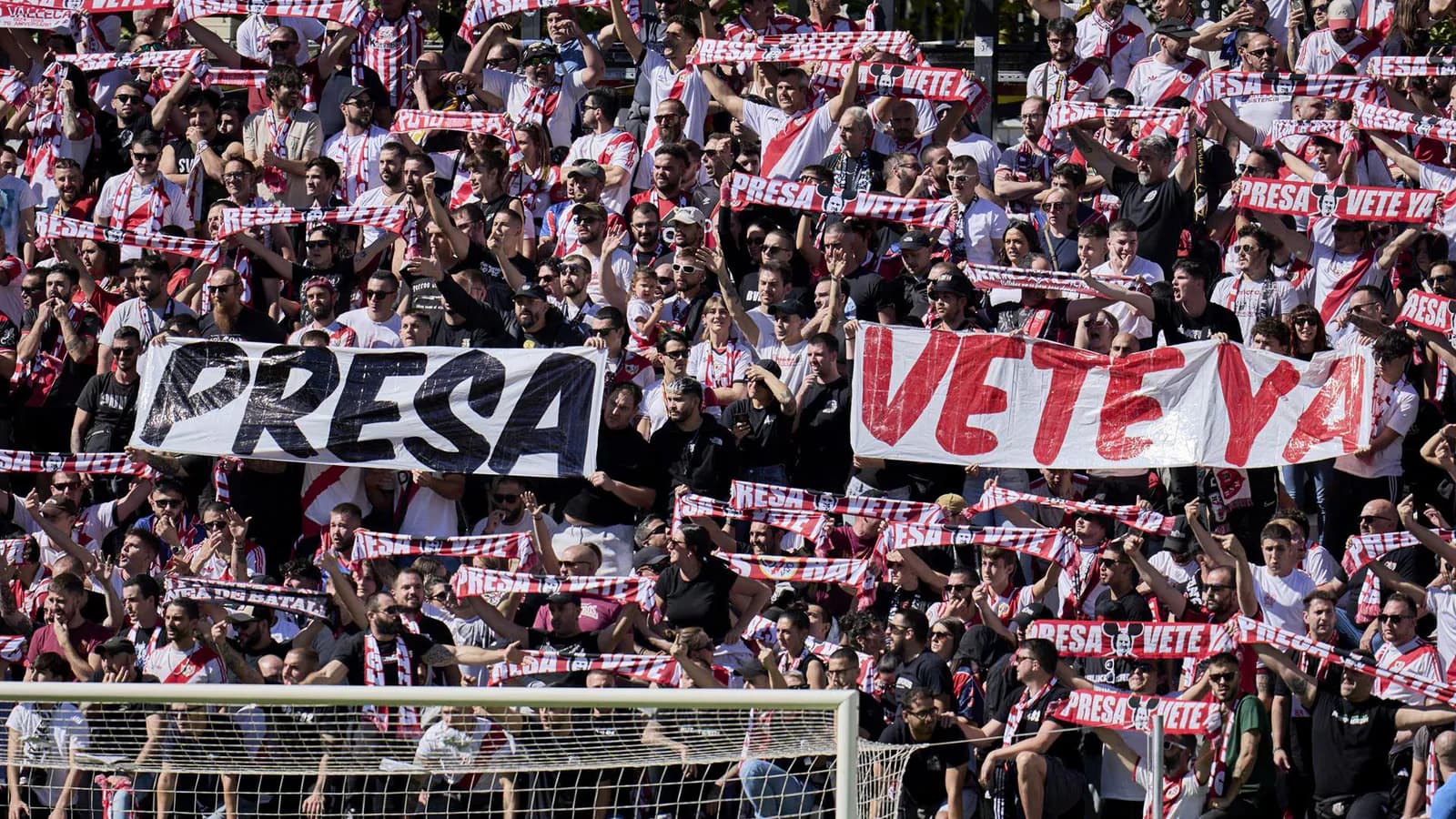 La Comunidad pidió calma al Rayo y prometió un estadio a la altura del equipo