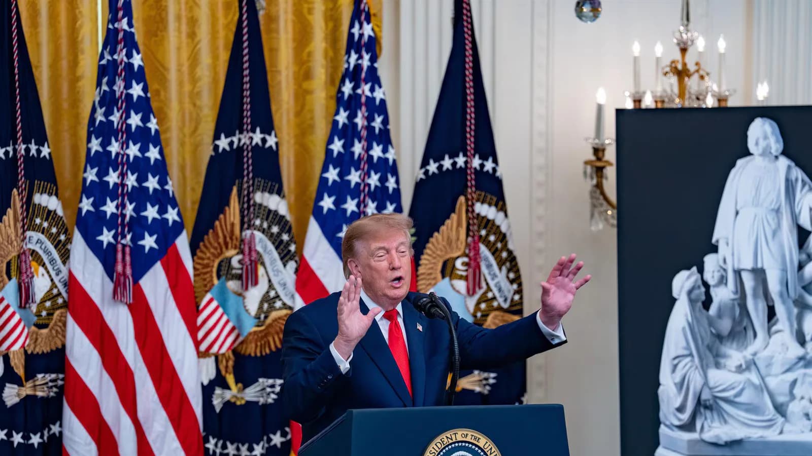Trump reivindica el Día de Colón y critica a la izquierda por los monumentos