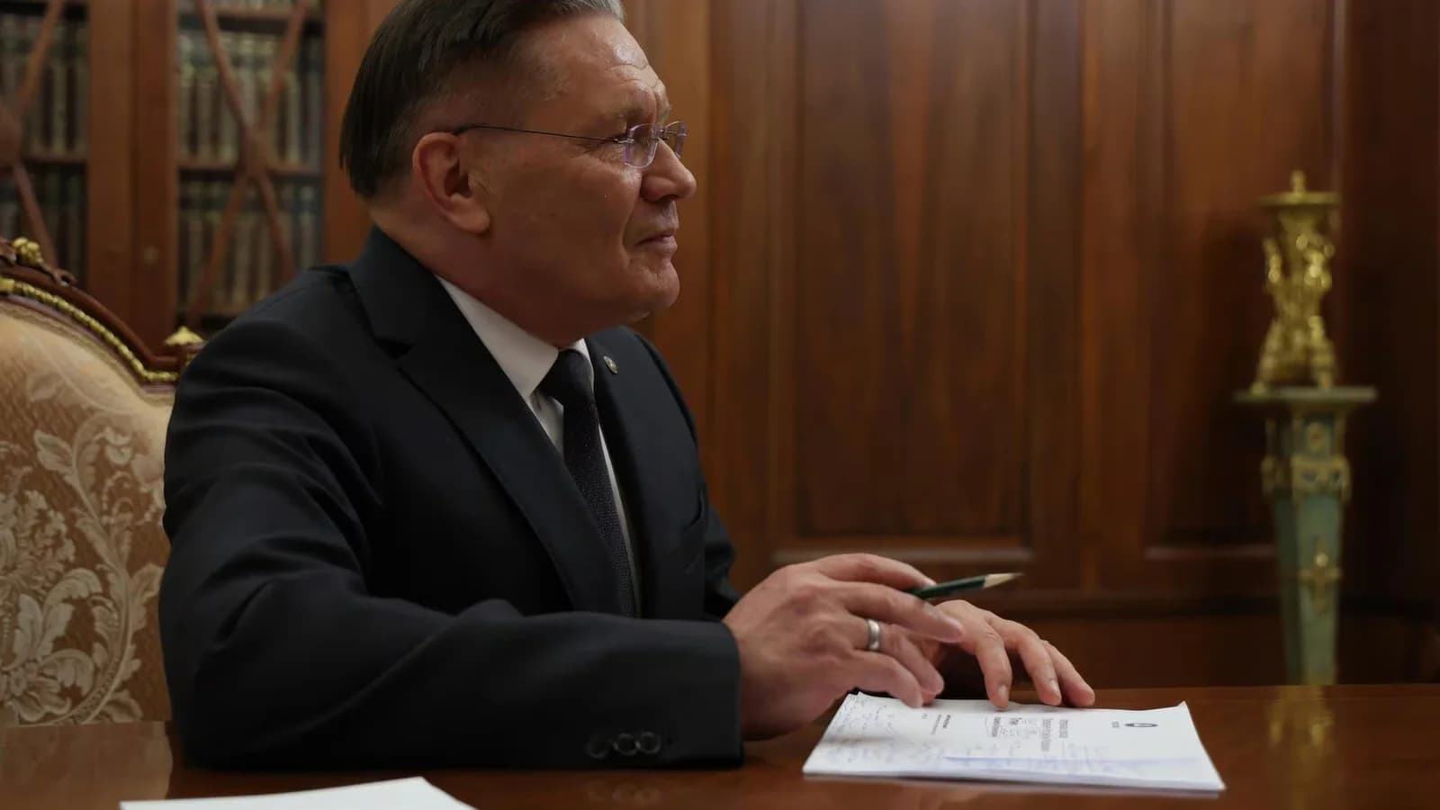 Rosatom eleva a 135 su personal en la central nuclear iraní de Bushehr
