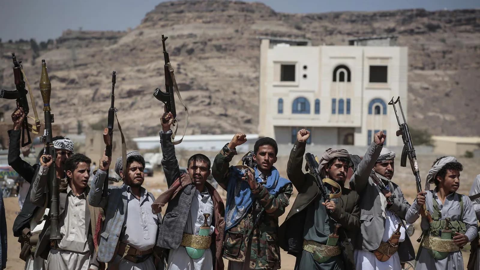 La coalición liderada por Arabia Saudita atacó posiciones hutíes en Taiz