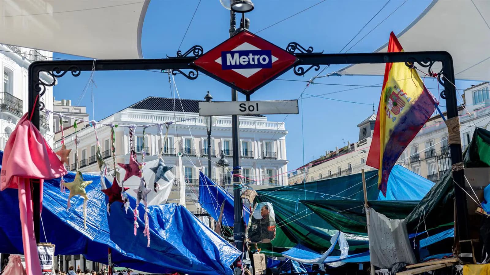 Tensión en la Puerta del Sol tras el desfile del 12 de Octubre