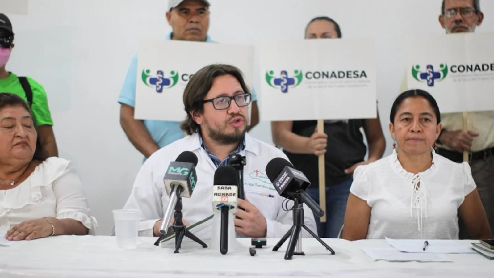 Rafael Aguirre se postula como candidato presidencial por el FMLN en El Salvador