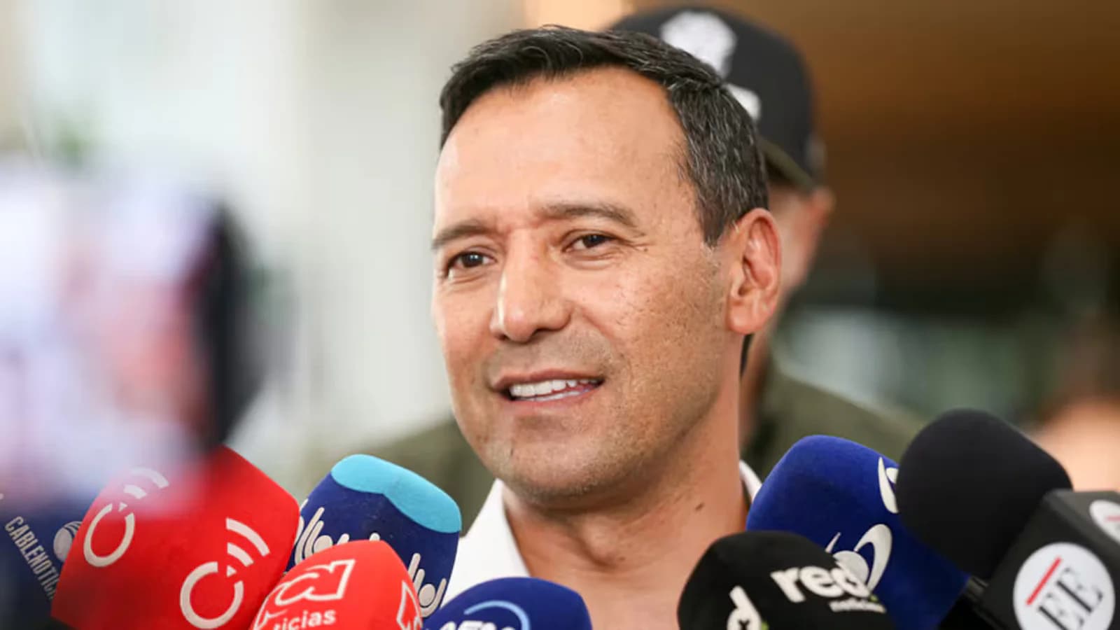 Ministro de Defensa colombiano se ausenta temporalmente por tratamiento médico