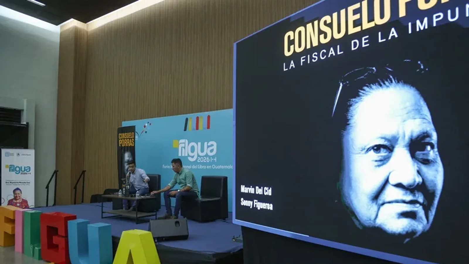 Nuevo libro expone la gestión controversial de la exfiscal guatemalteca Consuelo Porras
