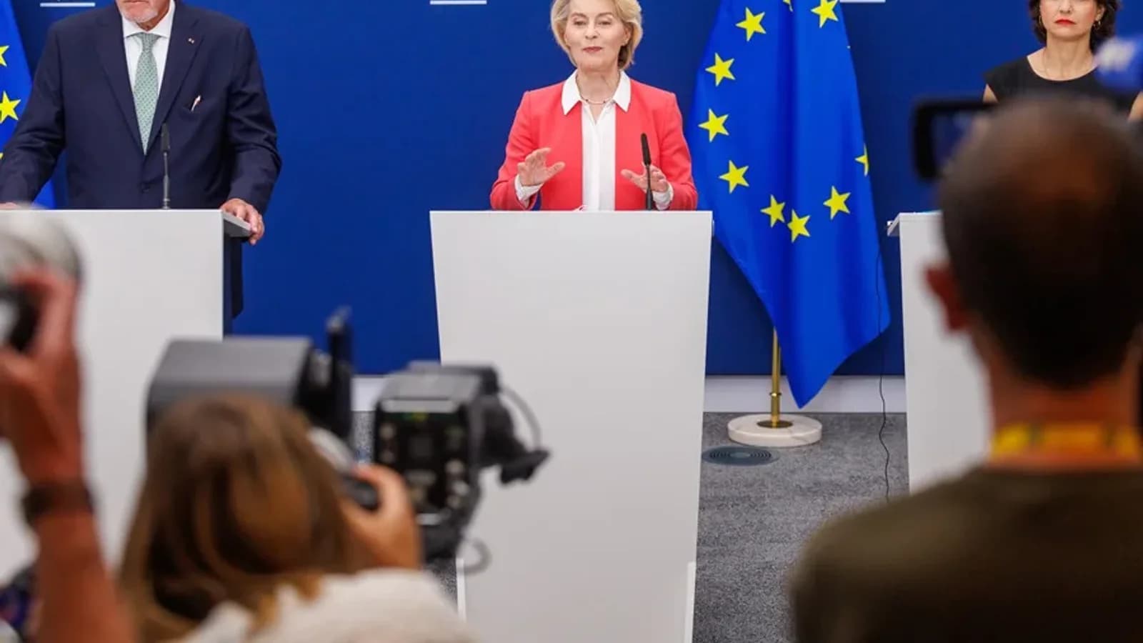 Ursula von der Leyen propone establecer una edad mínima para el uso de redes sociales