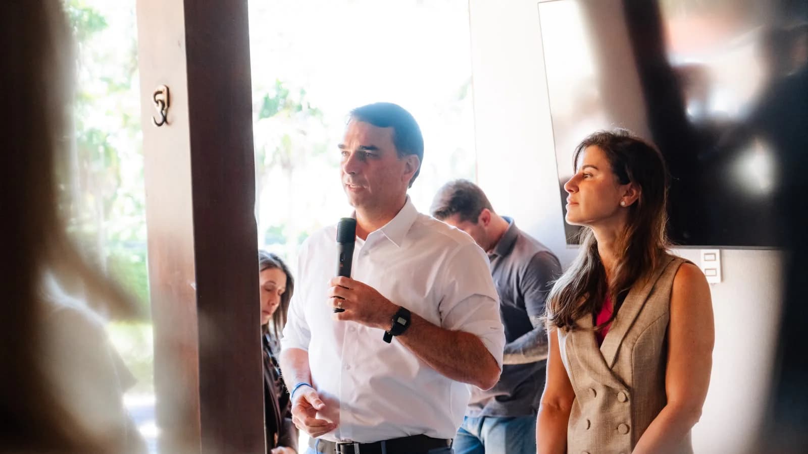 Flávio Bolsonaro denuncia interferencia del juez en elecciones brasileñas