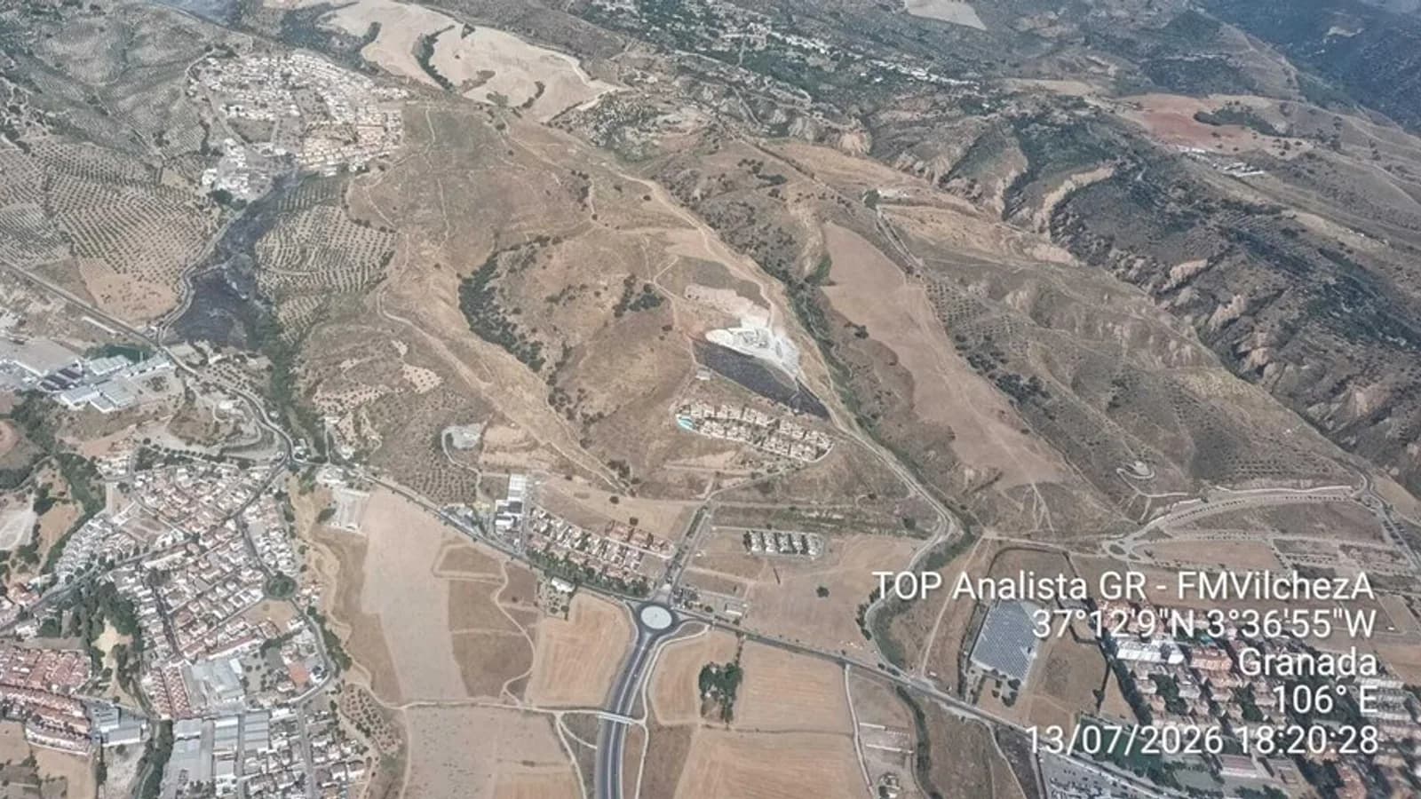 Controlan un incendio forestal en Jun tras desplegar cinco medios aéreos