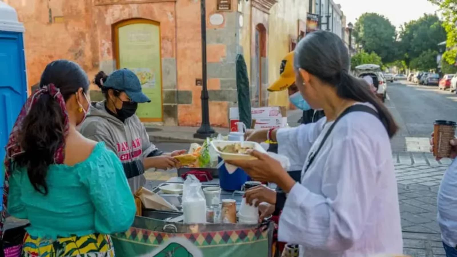 La economía informal, un terreno fértil para el avance del crimen organizado