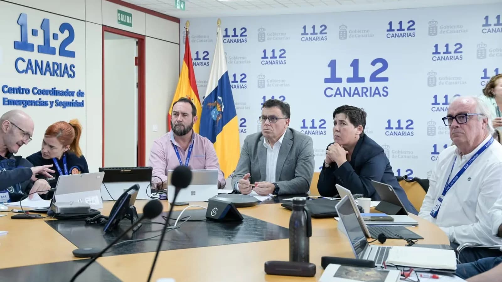 Canarias descarta activar el semáforo volcánico en Tenerife por falta de evidencia científica