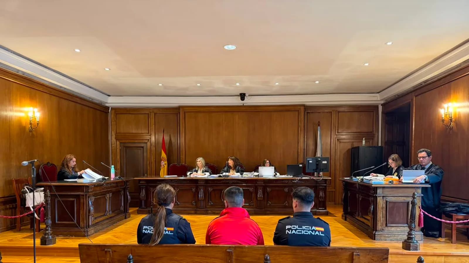 Los agentes que detuvieron al acusado de quemar a su expareja dicen que se autoincriminó