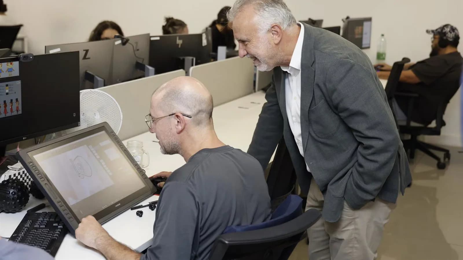 Torres califica de «artificial» la polémica por la Guardia Civil en el Dos de Mayo