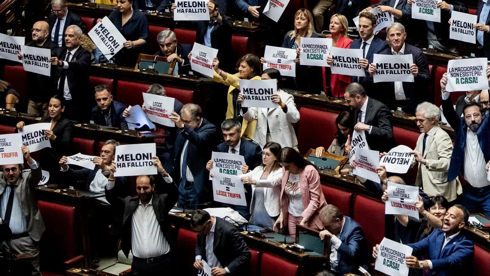 Diputados de Italia aprueba una reforma electoral impulsada por Meloni