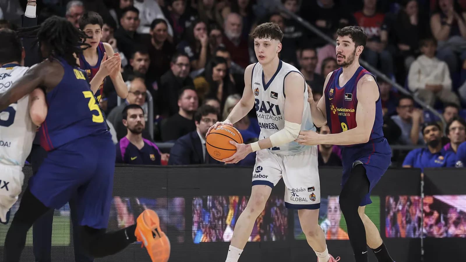 Agustín Ubal vuelve al Barça y firma contrato hasta junio de 2029