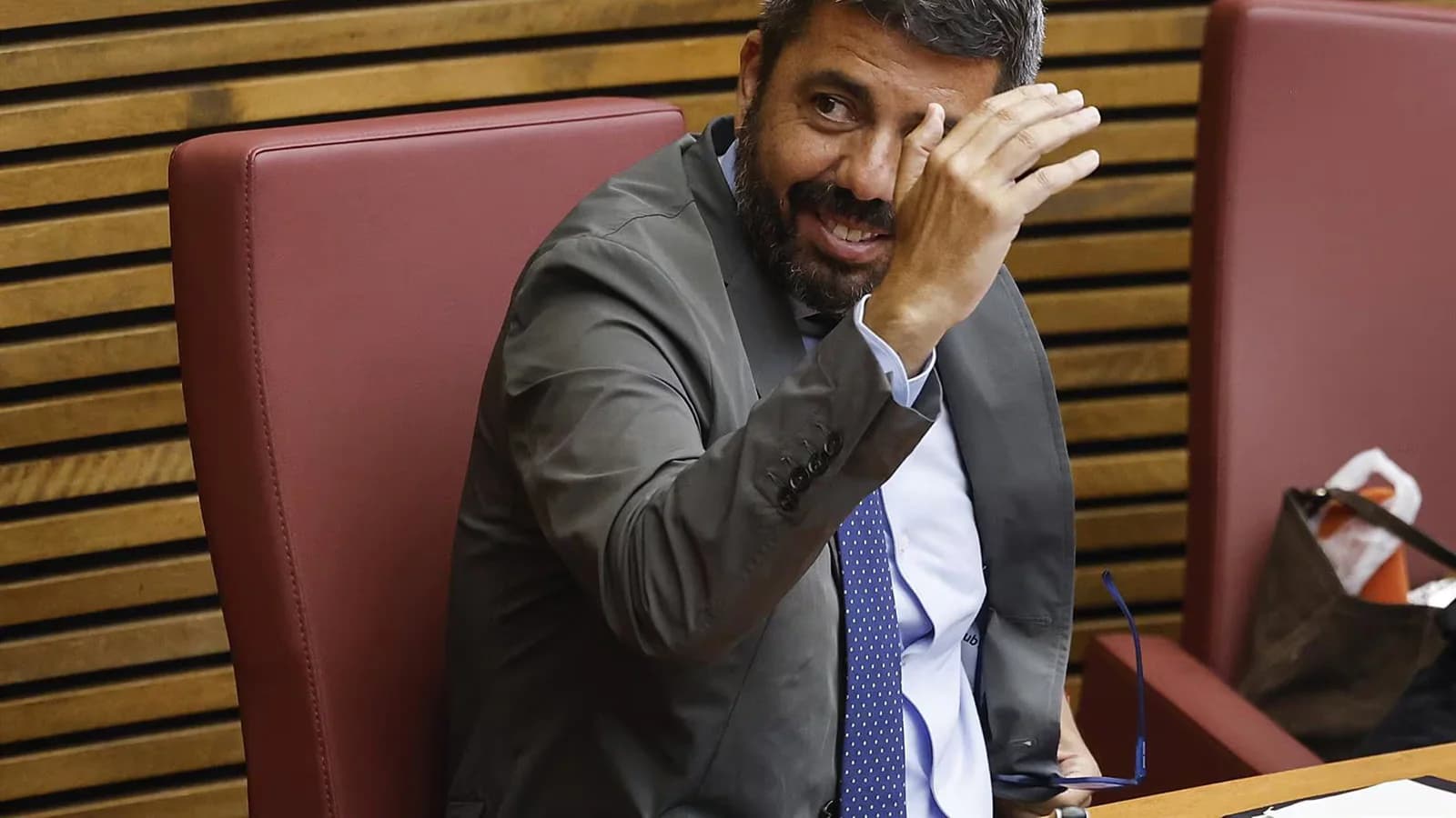 La Fiscalía pide una multa de 3.000 euros para un joven acusado de injuriar a Mazón