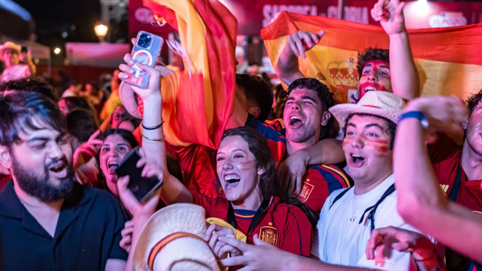 Granada prepara dos pantallas y un operativo especial para la final del Mundial