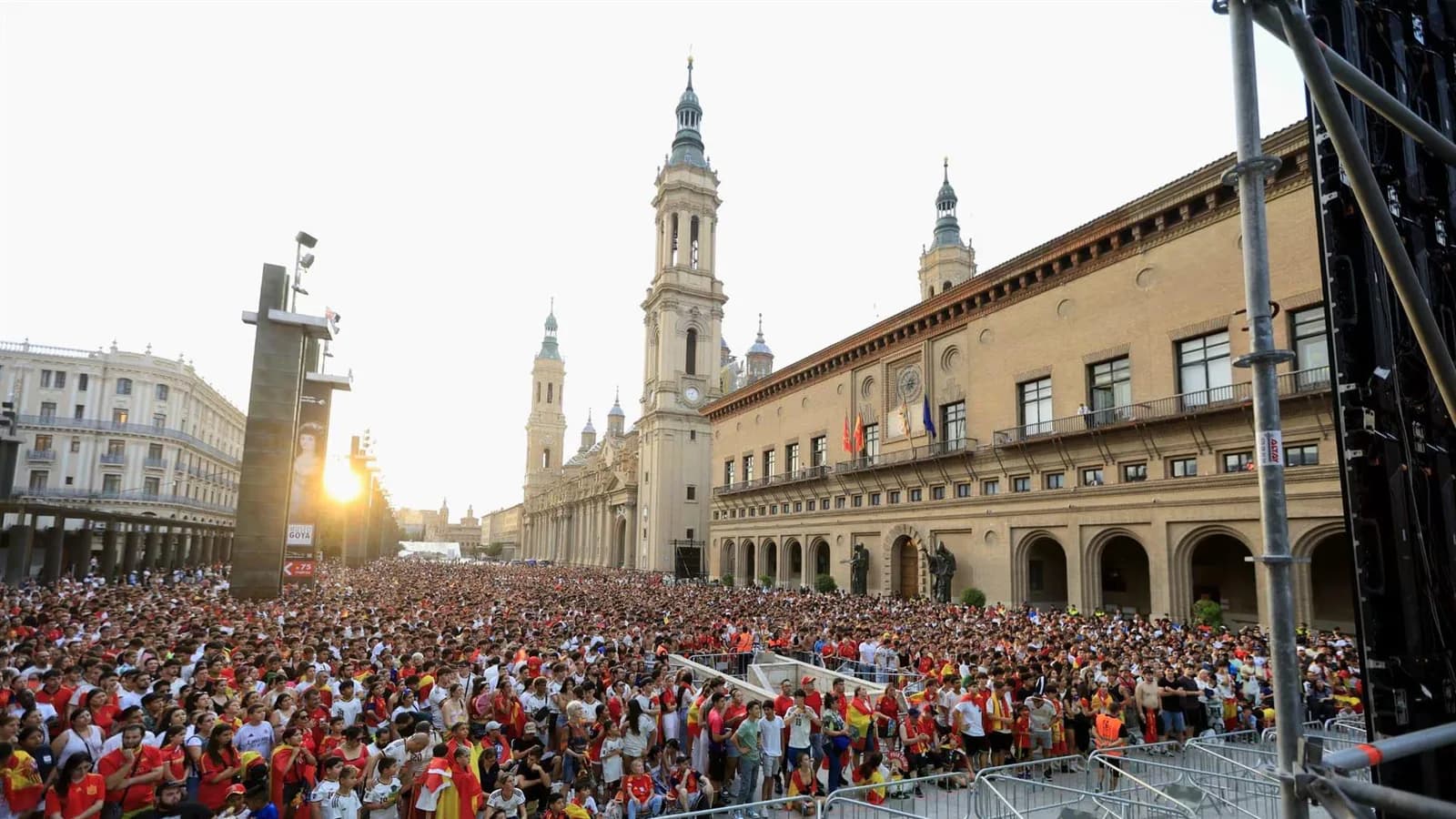 La plaza del Pilar tendrá tres pantallas para la final entre España y Argentina