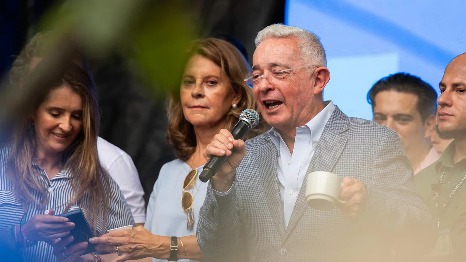 Uribe reclama respeto para el Centro Democrático ante De la Espriella