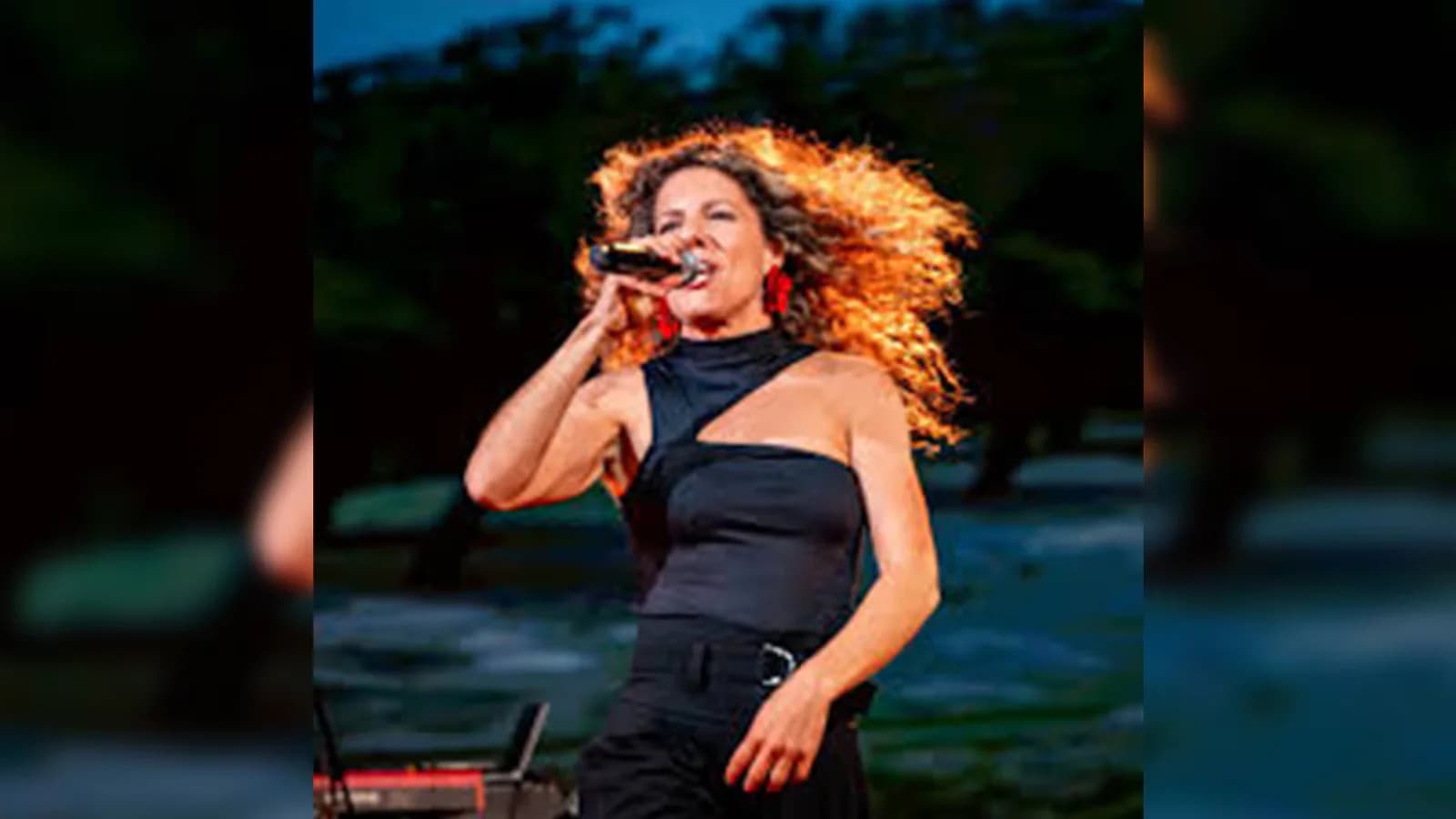 Aisha Ruah usa el rap para defender a los adultos mayores del descarte