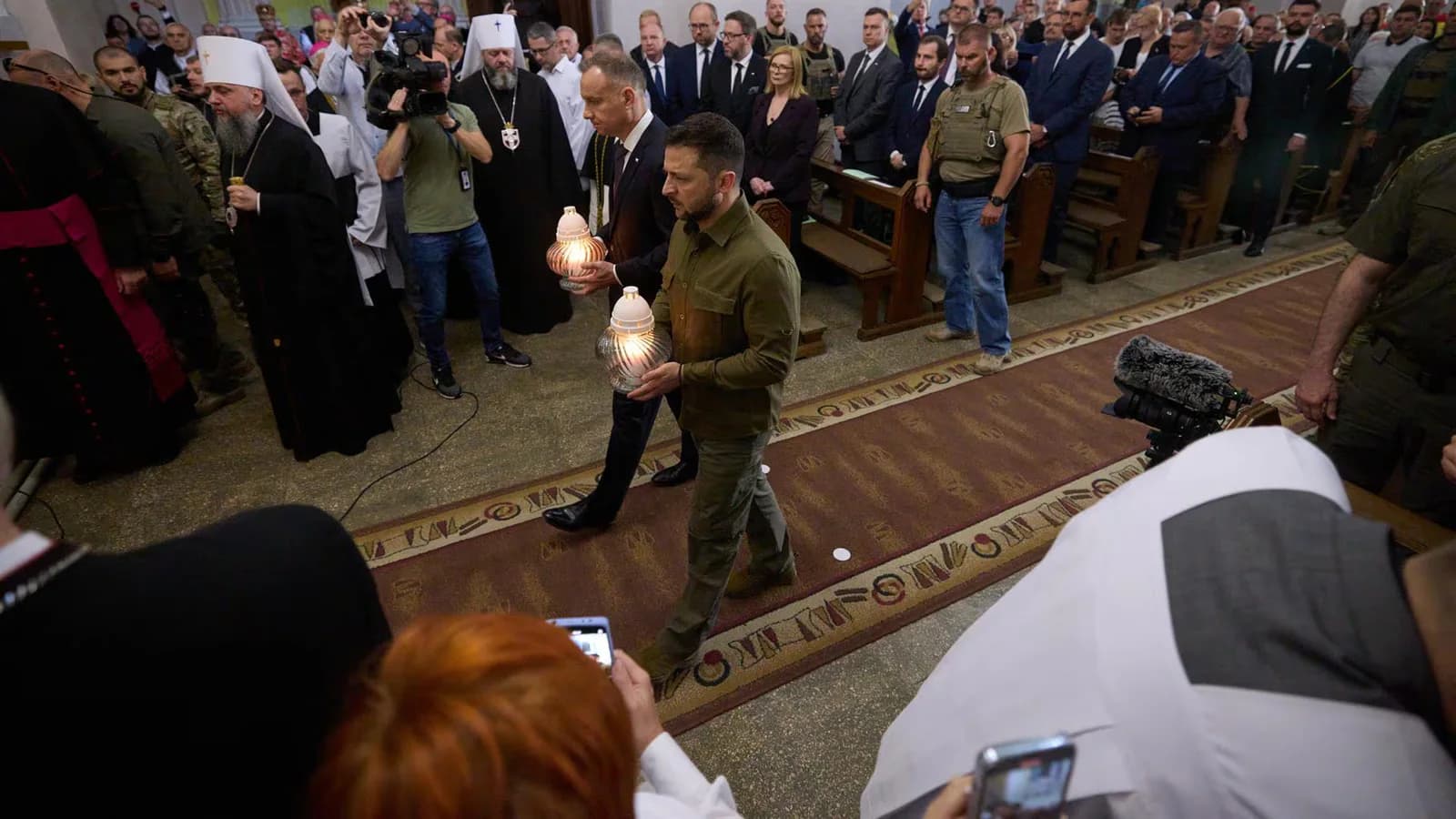 Polonia valora el compromiso de Zelenski para esclarecer la masacre de Volinia