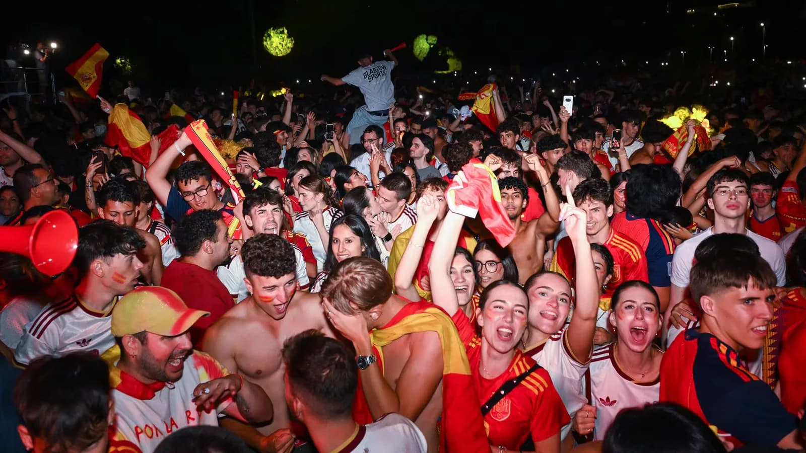 Almería prepara pantallas gigantes para la final entre España y Argentina