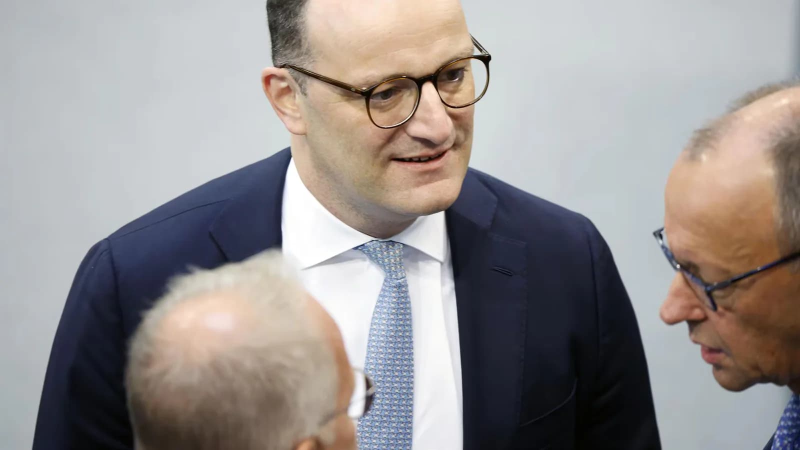Jens Spahn renunció al liderazgo conservador en el Parlamento alemán