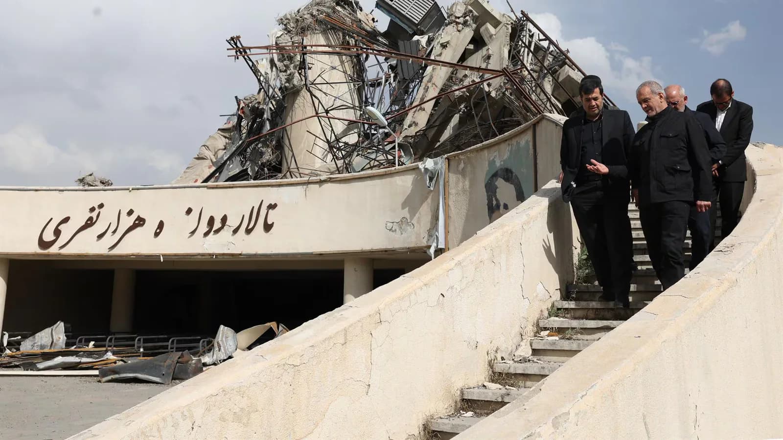 Irán y Estados Unidos intercambian denuncias por ataques a infraestructuras civiles