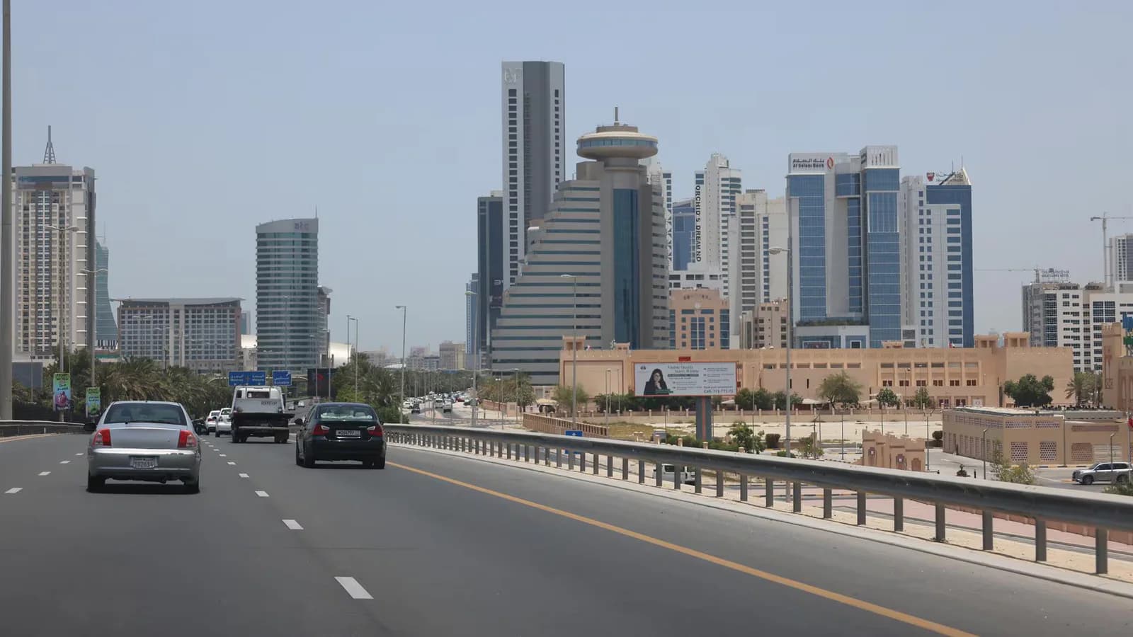 Kuwait y Bahréin activan las alarmas por nuevos ataques con drones y misiles