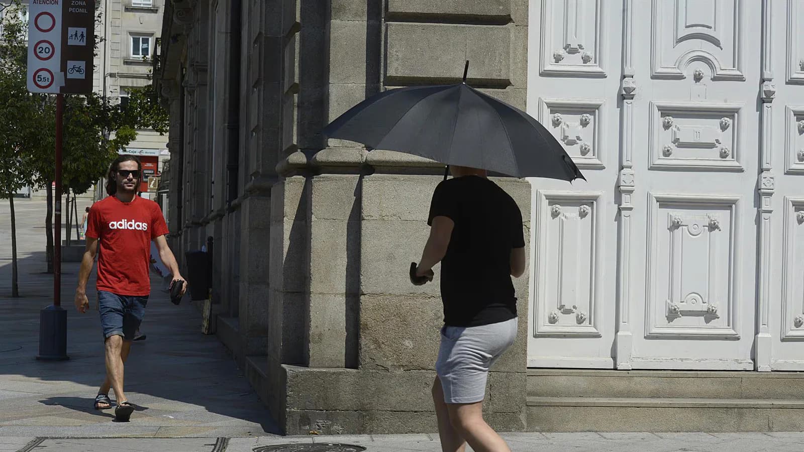 Domingo de calor intenso, con máximas de más de 40 grados y tormentas fuertes