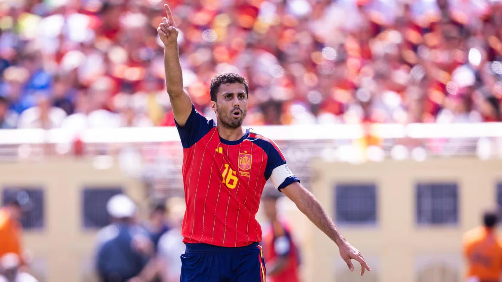 Rodrigo Hernández celebró el título y dijo que fue el Mundial más difícil