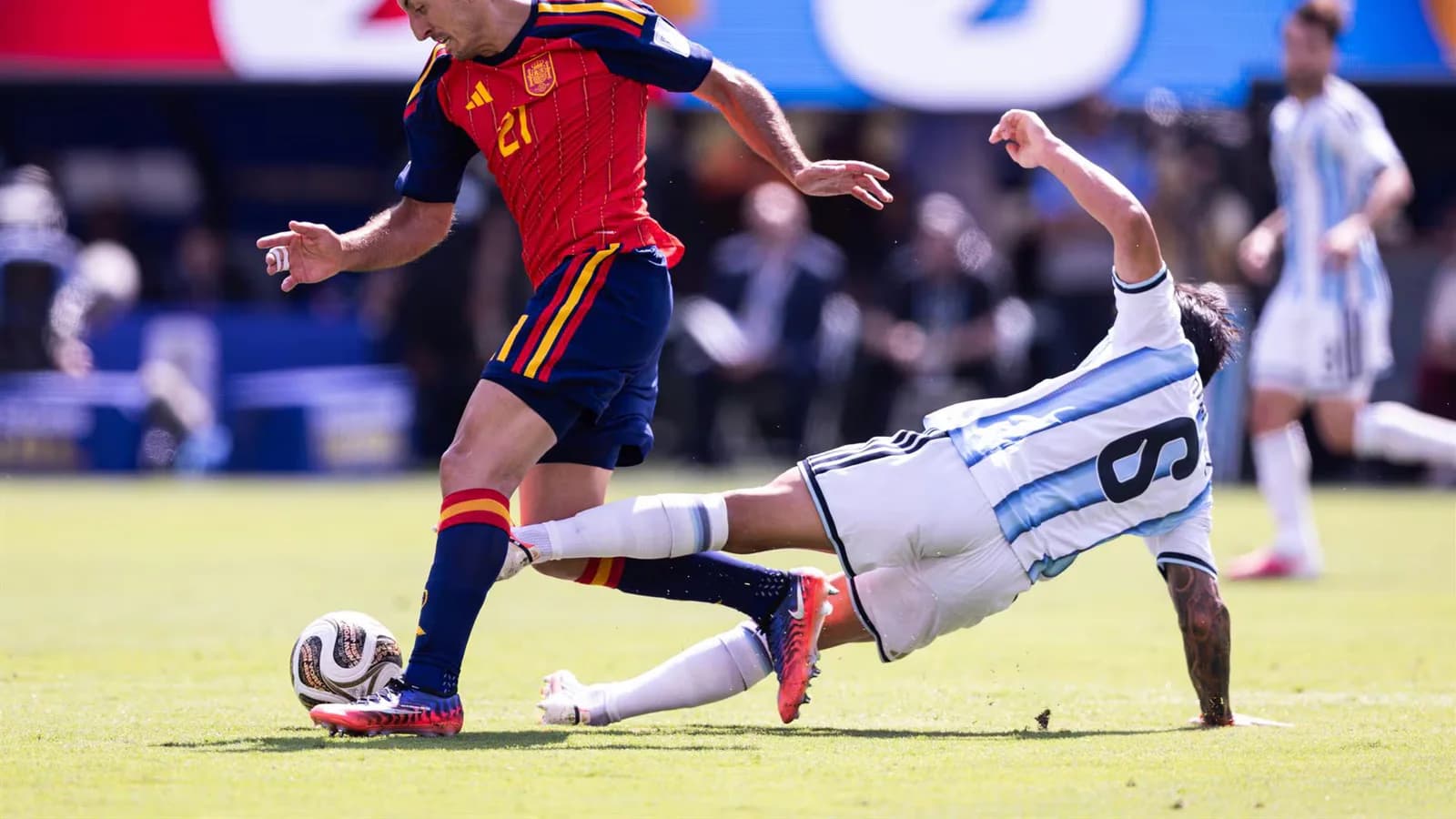 Oyarzabal celebró el título mundial de España y elogió el gol de Ferran Torres