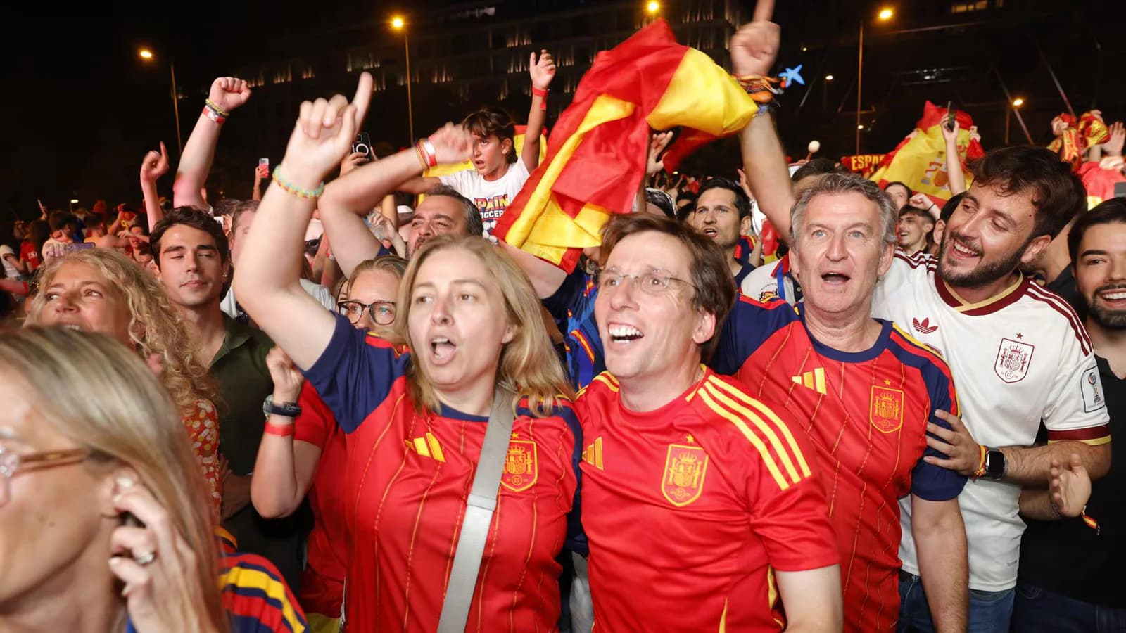 Almeida pidió celebrar el triunfo de España con civismo y transporte público