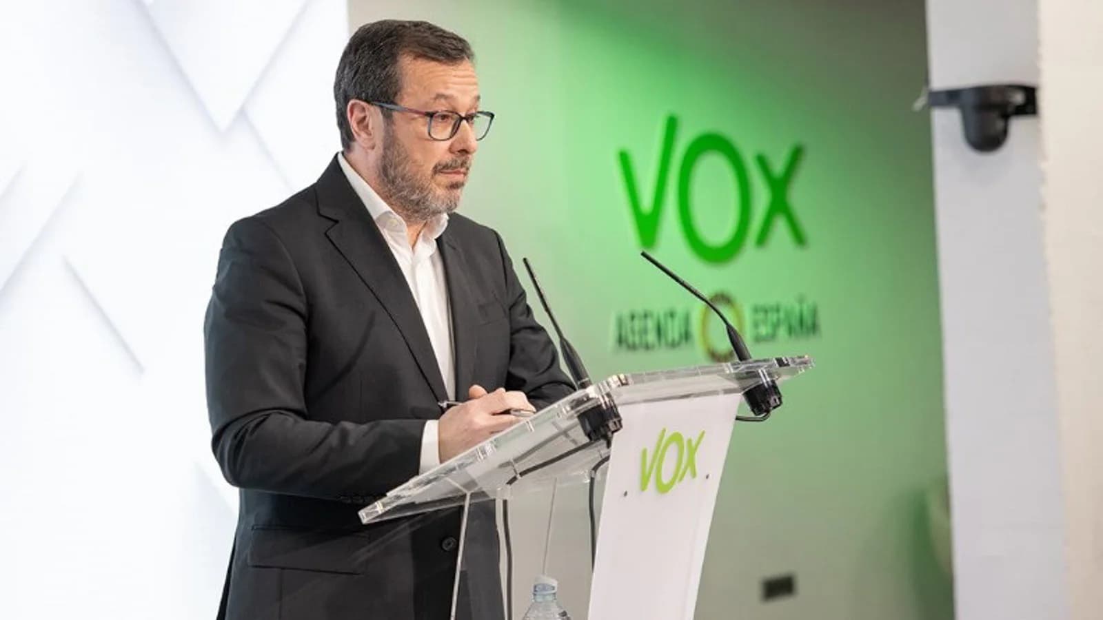 Vox reivindica la unidad tras la salida de Ortega Smith del grupo parlamentario
