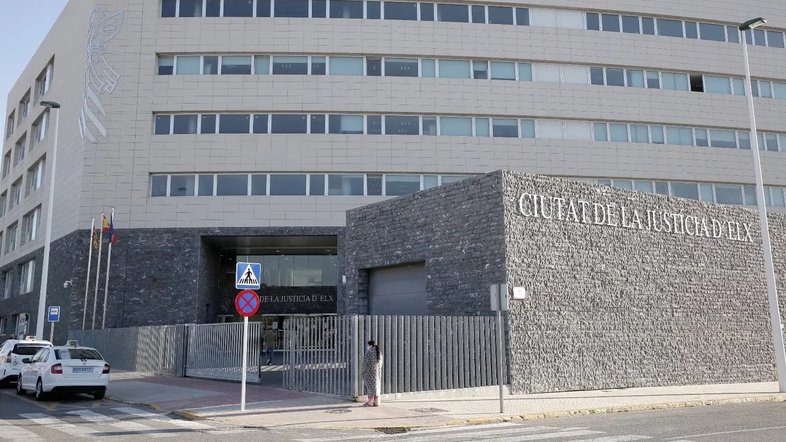 Liberaron con una orden de alejamiento al acusado de agredir a su pareja en Guardamar