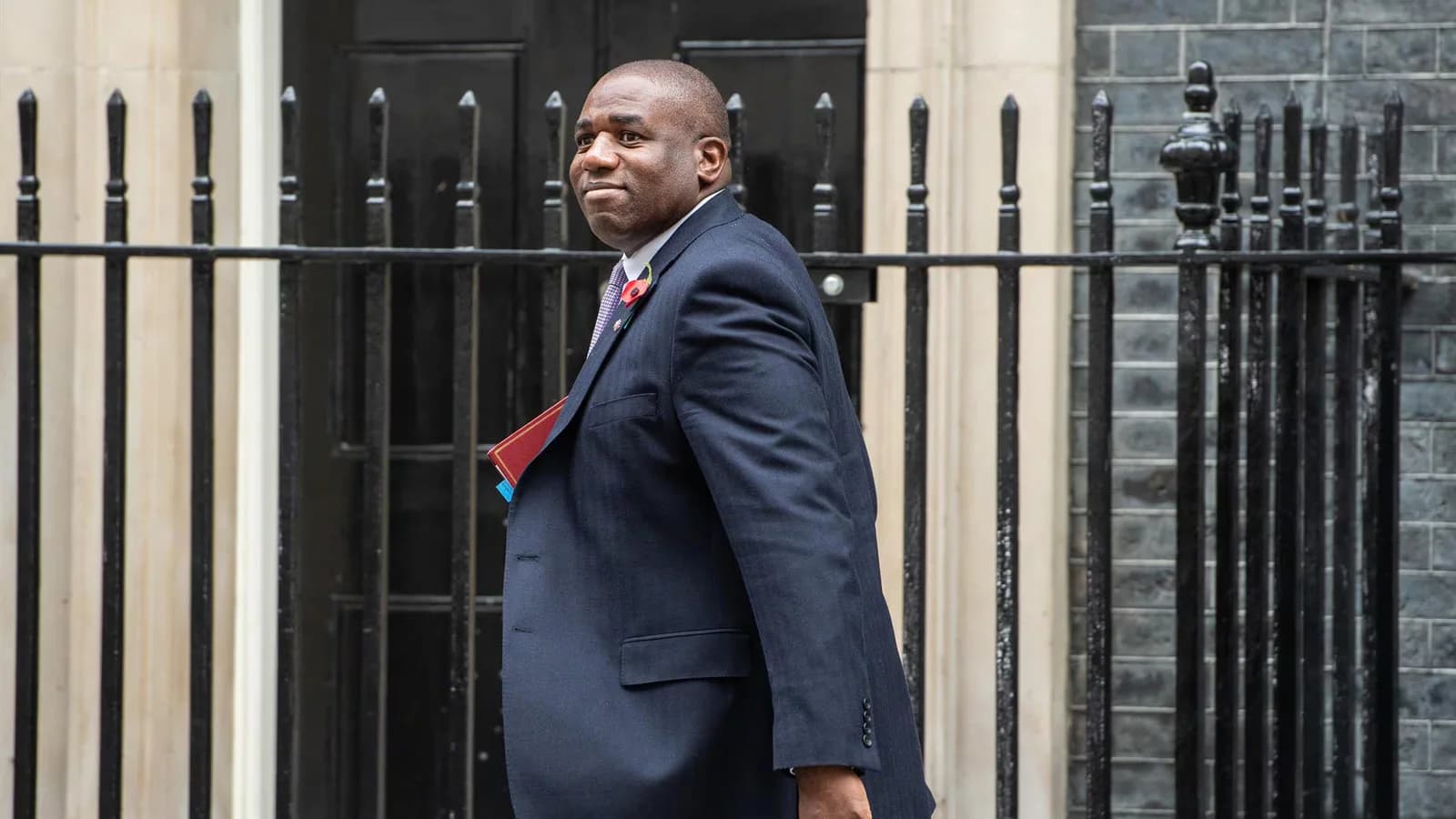 Lammy y Reeves dejan el Gobierno británico tras la llegada de Burnham